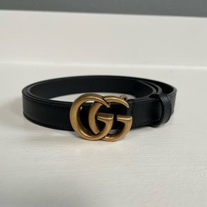 Gucci Black leather skinny belt. Size 80. Length 32 in.